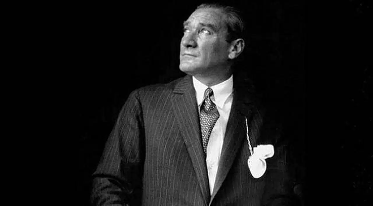 09:05'te hayat durdu, Türkiye Gazi Mustafa Kemal'i andı