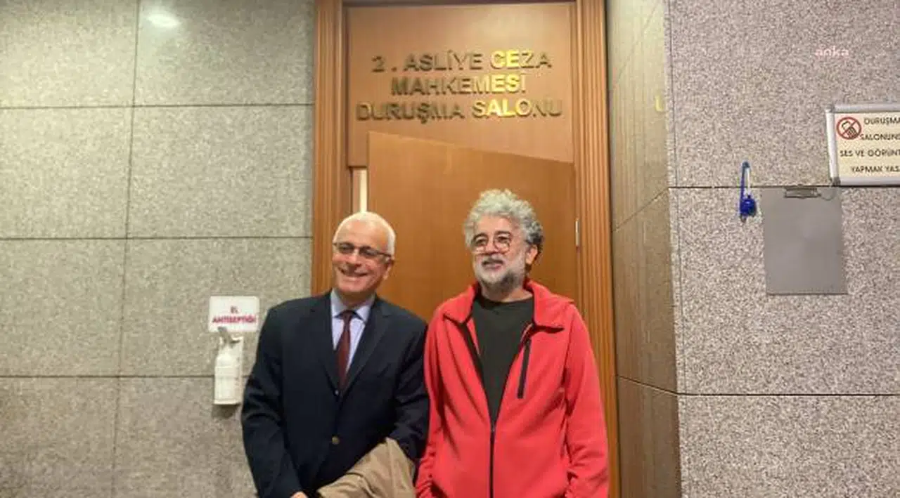 Gazeteci Merdan Yanardağ, "Cumhurbaşkanına Hakaret" Suçundan Yargılandığı Davada Beraat Etti
