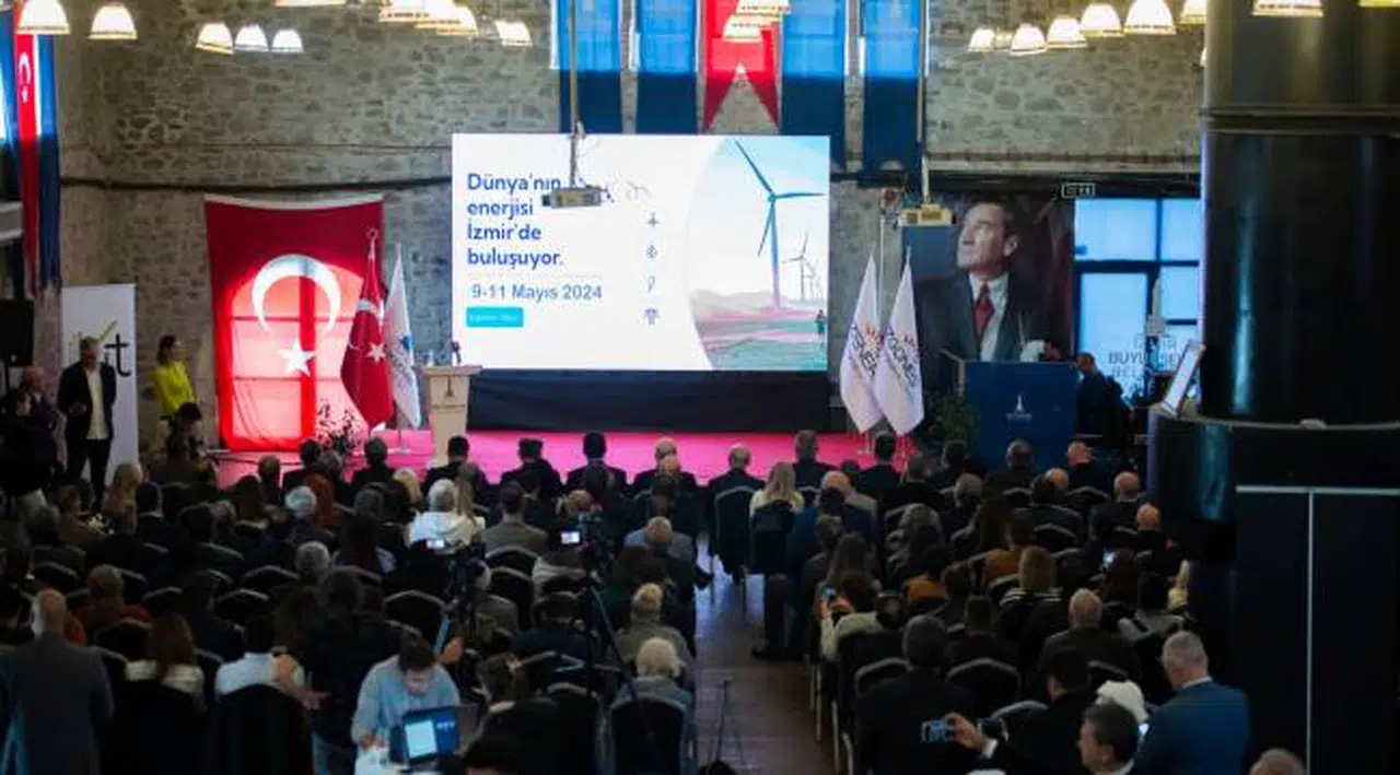 Gazi Mustafa Kemal Atatürk Stadyumu’nun çatısına GES kuruluyor