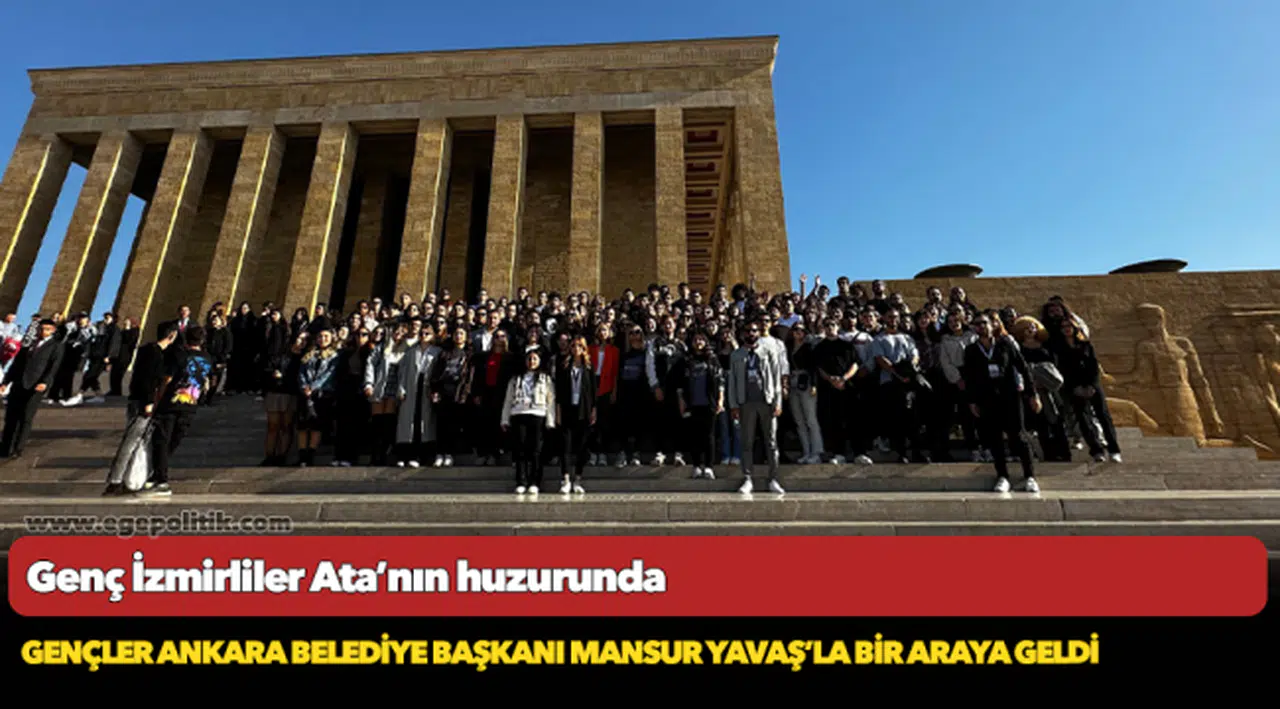 Genç İzmirliler Ata’nın huzurunda