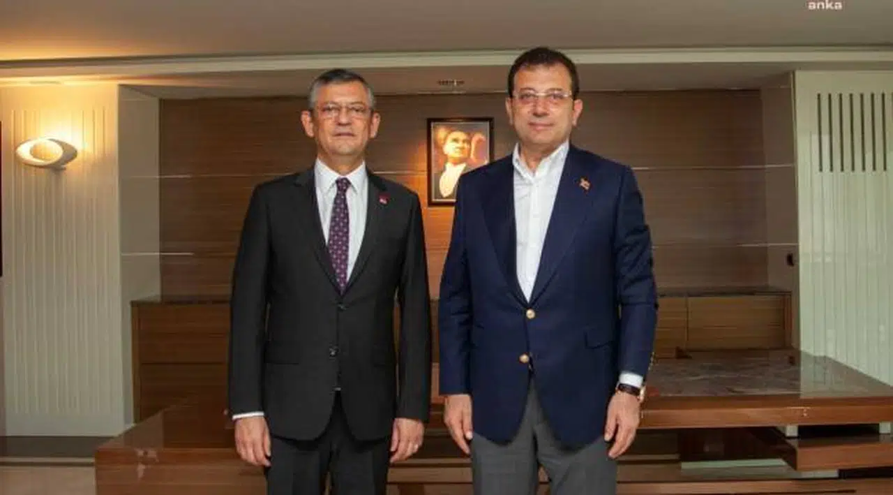 İmamoğlu, CHP Genel Başkanı Özel'i ziyaret etti... Özel: "Aramızdaki ilişki kardeşlik hukuku. Bu kardeşlik hukuku chp'yi iktidara taşıyacak, türkiye'yi güzel yerlere taşıyacak"