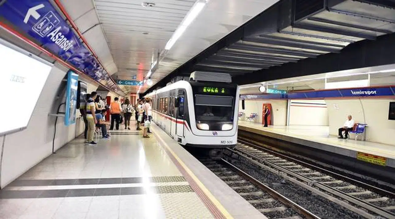 İzmir'de Metro Arızası: Seferlerde Aksama