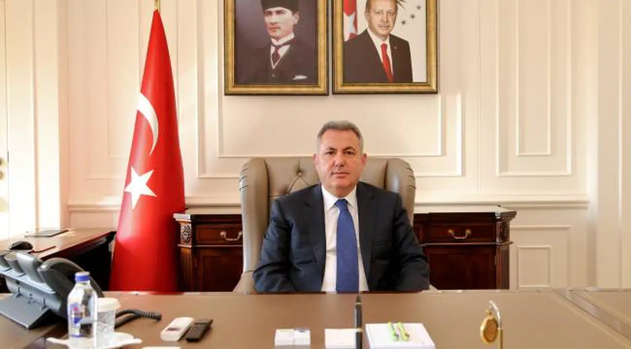 İzmir Valisi Süleyman Elban, Atatürk'ü Andı