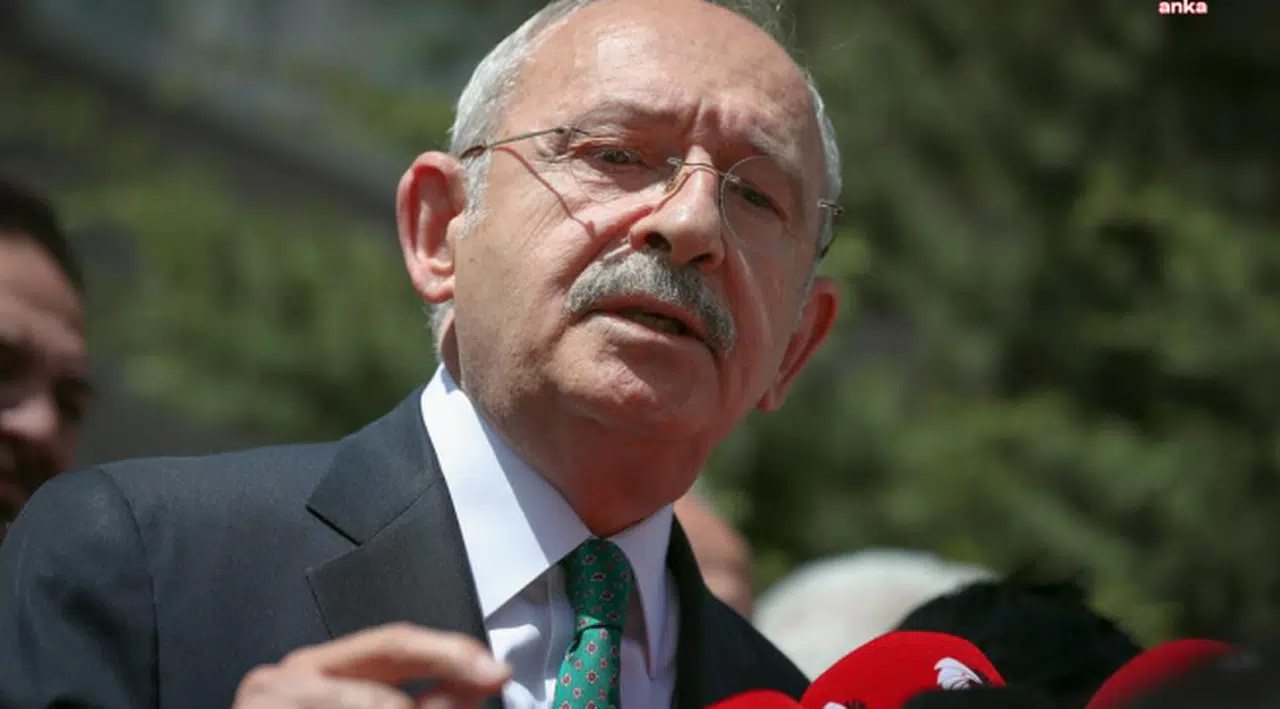 Kılıçdaroğlu: "Milletin oyuyla seçilmiş milletvekilini cezaevinde tutmak için ‘yargı krizi’ çıkaranlar, katilleri serbest bırakıyor. Kardeşliğimize kurşun sıkanlar, ‘iyi halliler’ dışarıda; gazeteciler, siyasetçiler içeride"