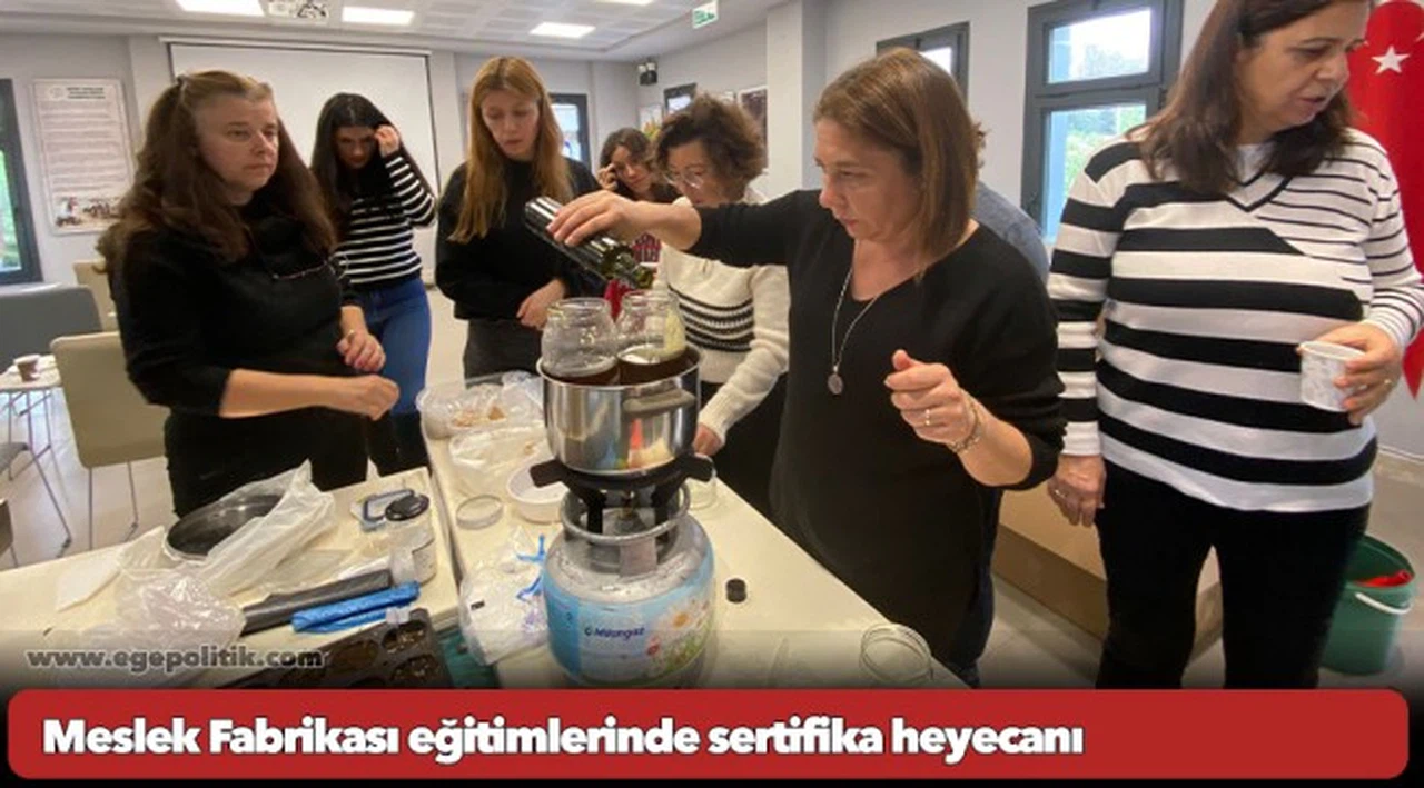 Meslek Fabrikası eğitimlerinde sertifika heyecanı