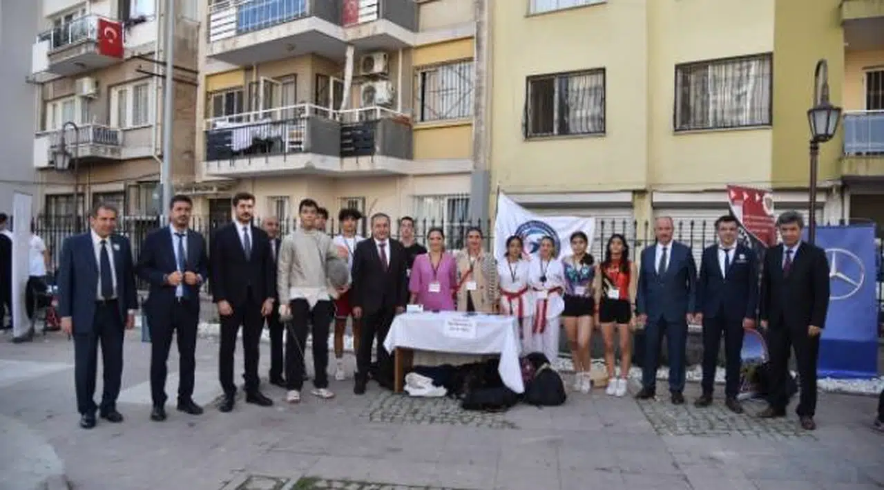 Öğrencilerden meslek tanıtımına büyük ilgi