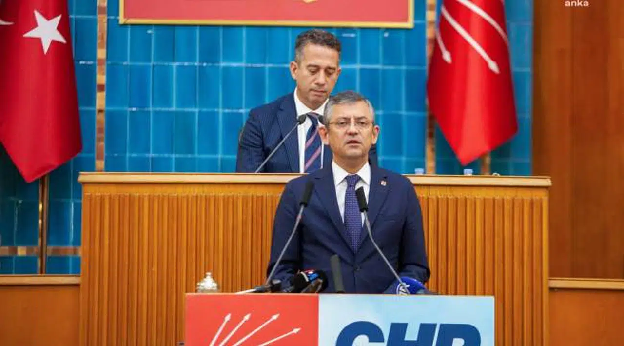 Özgür Özel: Partimizin olağanüstü grup toplantısında yargıda yaşanan krizi değerlendirdik”