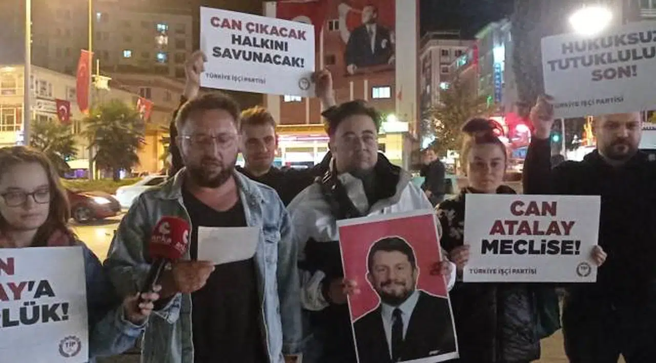 Tip’ten bilecik’te “can atalay” protestosu: “saraydan talimat beklediğiniz her gün, anayasayı çiğnemeye devam ettiğiniz bir gün olarak kaydediliyor halkın defterine”