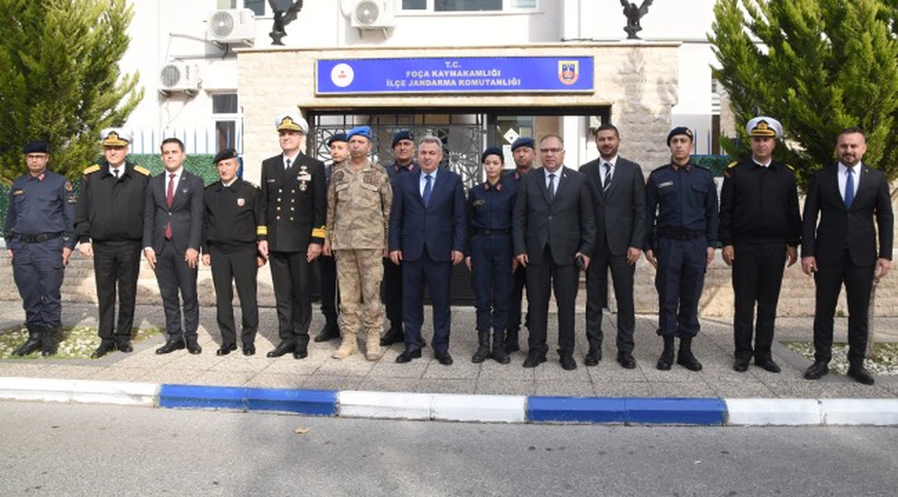 Vali Elban Foça'yı ziyaret etti