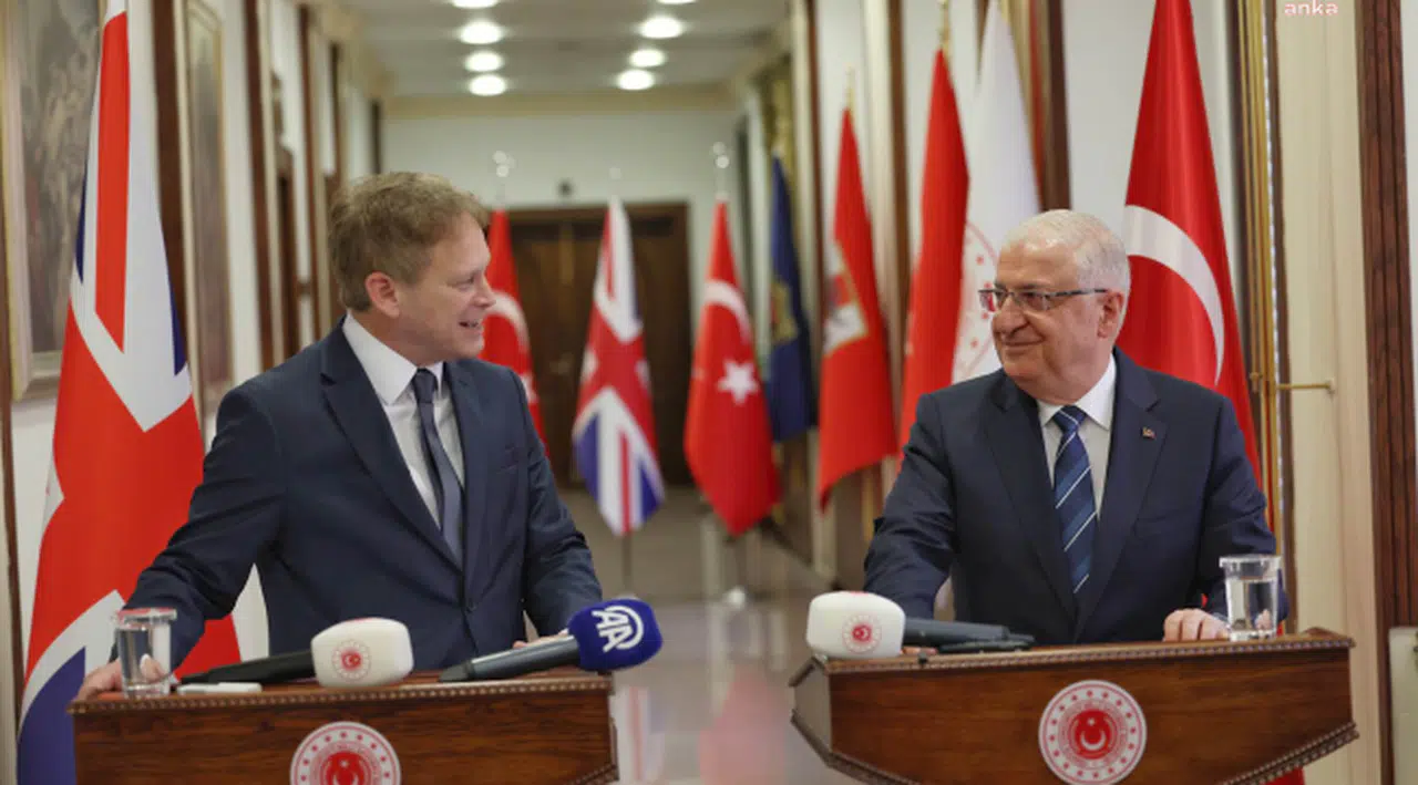 YAŞAR GÜLER: BİRLEŞİK KRALLIK İLE İŞ BİRLİĞİMİZİ EUROFIGHTER TYPHOON SAVAŞ UÇAKLARI GİBİ YENİ KONULARDA DA GELİŞTİRMEK İSTEDİĞİMİZİ KARARLAŞTIRDIK