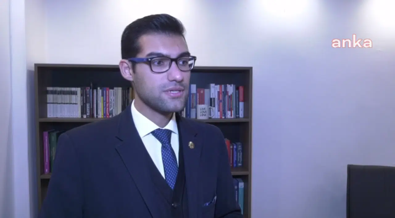 AVUKAT ÖZDEMİR: “SGK, NADİR HASTALIKLAR VEYA KANSER HASTALIKLARI KONUSUNDA ÖDEMEME YAKLAŞIMI İÇERİSİNDE, BU DA İNSANLARI DAVA AÇARAK İLAÇLARI TEMİN ETMEKTEN BAŞKA BİR YOLA SÜRÜKLEMİYOR”