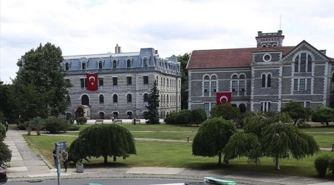 Boğaziçi Üniversitesi Senatosu bazı fakültelerin bölünmesine karar verdi