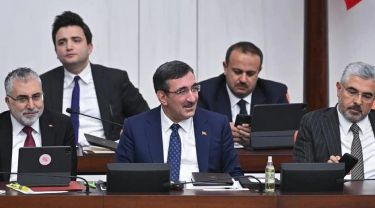 Cevdet Yılmaz: Çalışanımızı enflasyona ezdirmedik, refahını öncelikli gördük