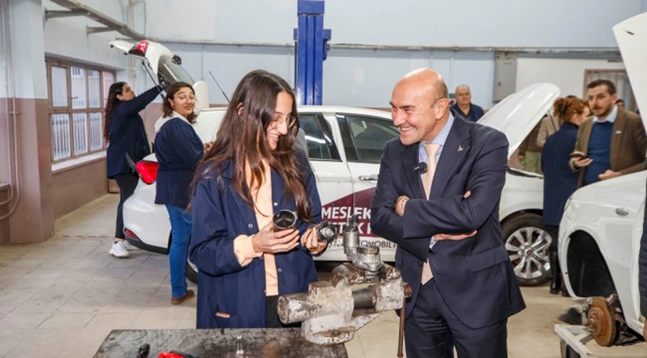 İzmir Büyükşehir Belediyesi, otomotiv sektörüne de kadın ustalar yetiştirdi