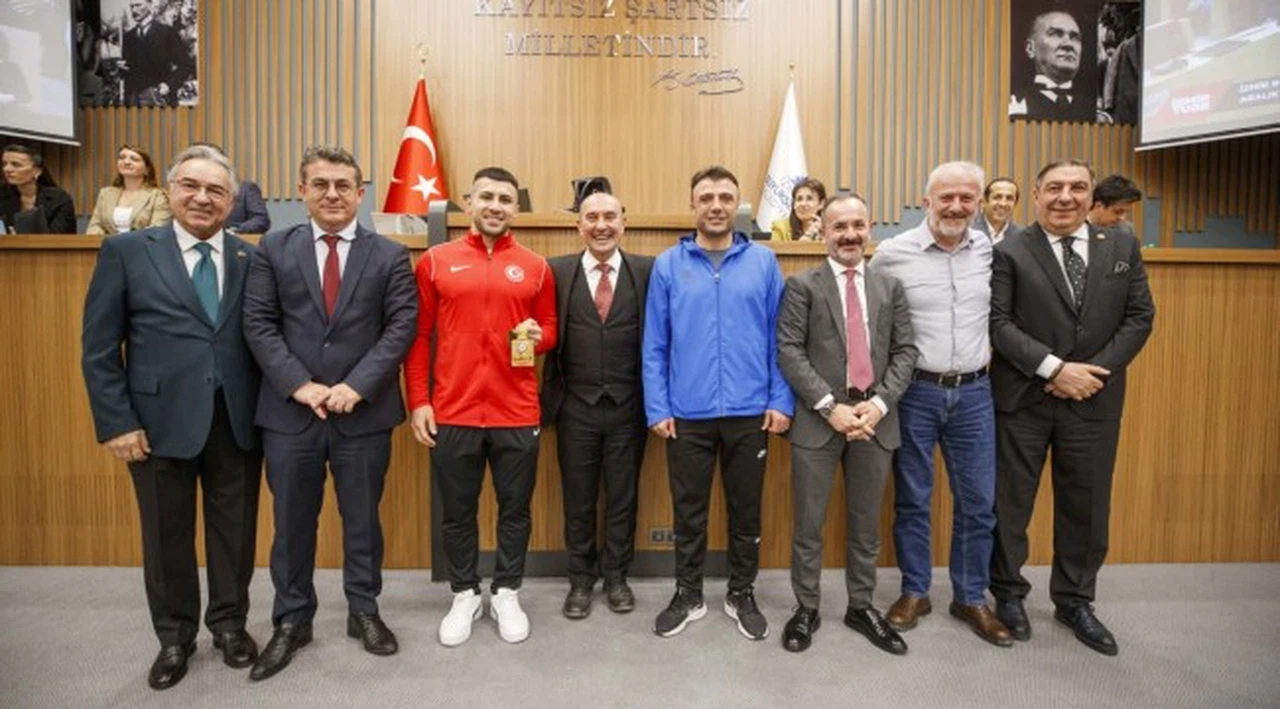 Kemeraltı esnafından 2024’te katı atık bedeli alınmayacak