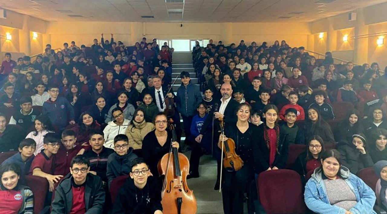 KESİAD Kemalpaşalı öğrencileri senfoniyle tanıştırıyor