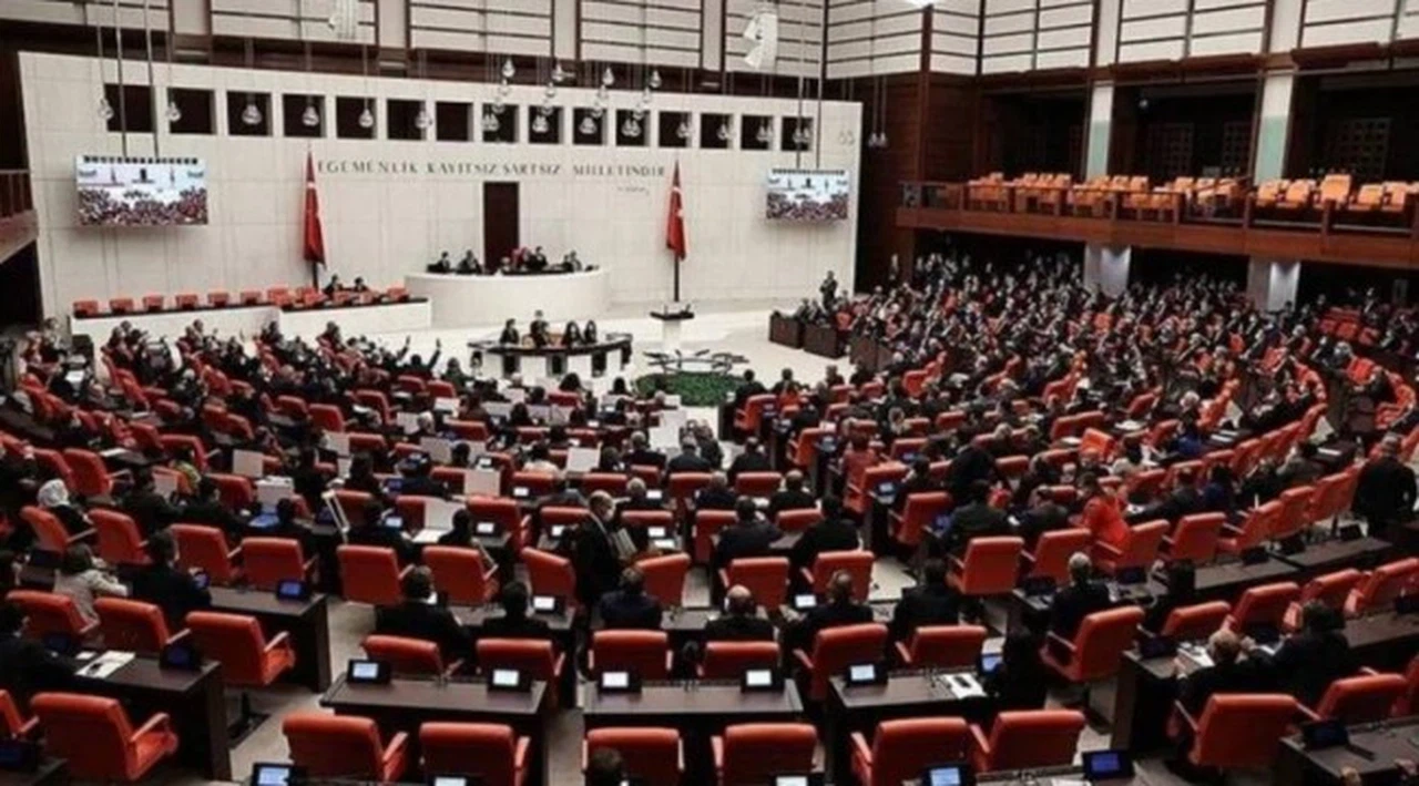 Kiracıların sorunlarına ilişkin grup önerisi AKP-MHP oylarıyla reddedildi