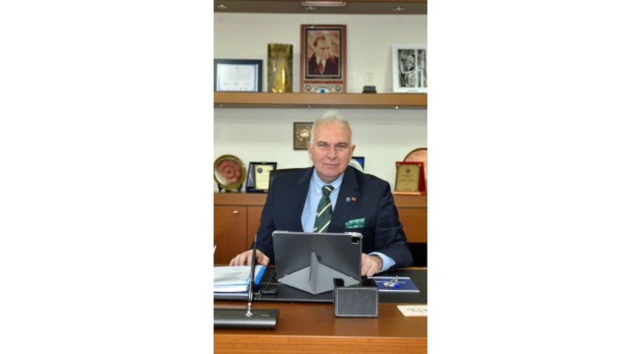 Tunç Soyer'den Karşıyaka Yelken Kulübüne tam destek