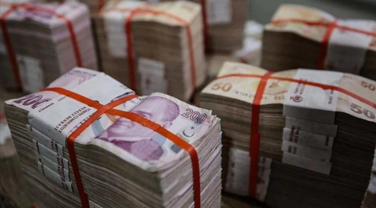 2023 bütçesi öngörülenin iki katı açık verdi: 996 milyar lira daha fazla harcandı