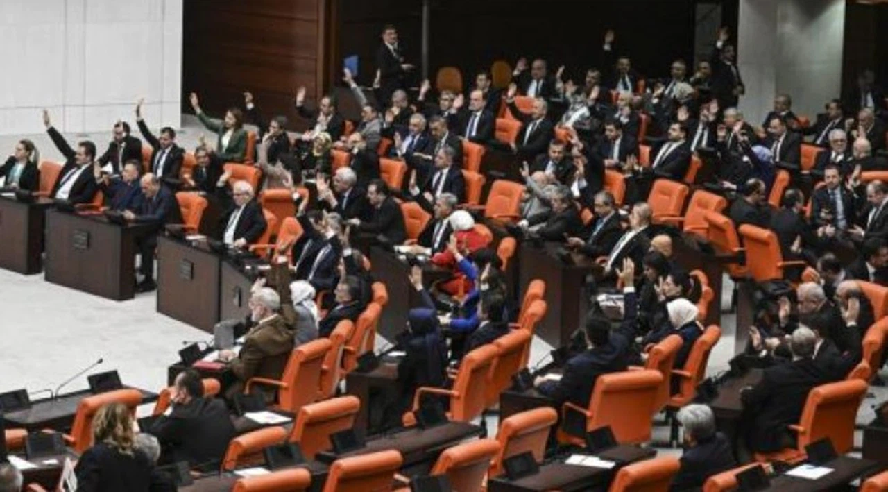 Siyasette bu hafta: Atalay'ın milletvekilliği, aday belirleme mesaisi