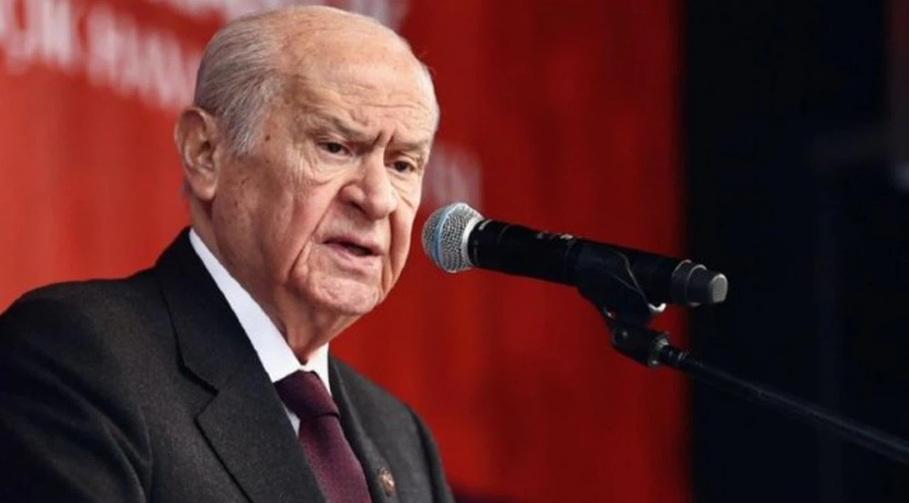 Bahçeli'den Akşener'e 'İYİP'in başında kal' çağrısı