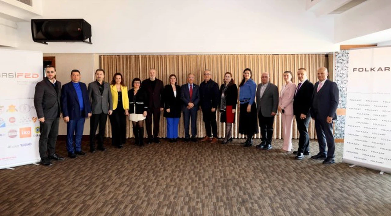 Cumhuriyetin kadınları 3. İzmir Kadın Kongresi'nde tekrar buluşuyor