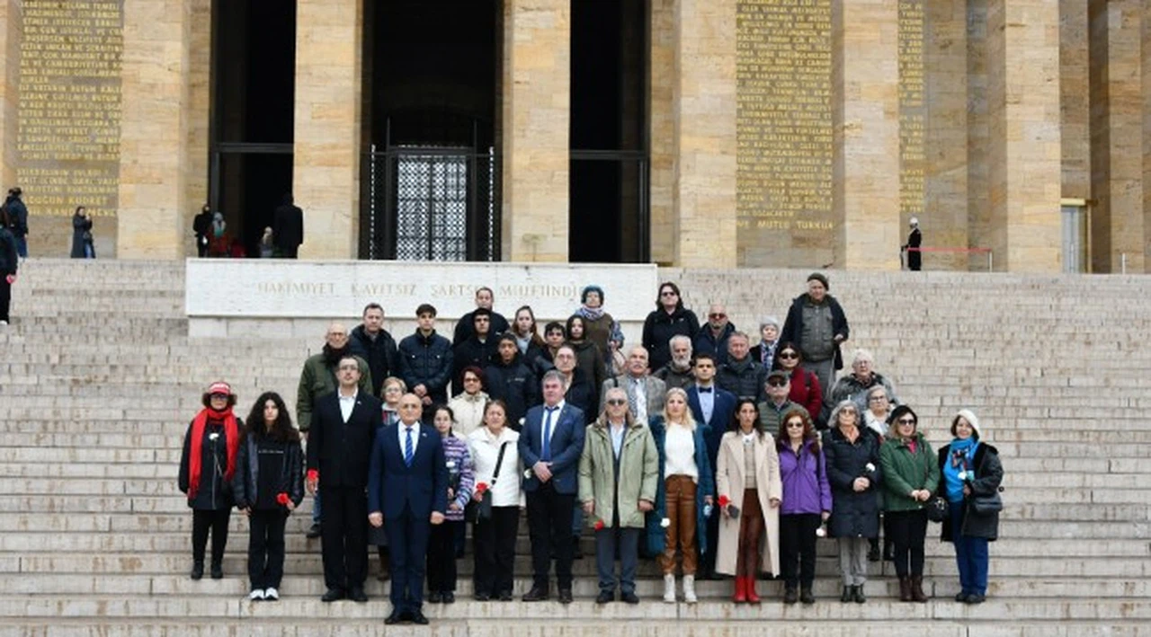 Foça Atatürkçü Düşünce Derneği 26’ncı kuruluş yılında Anıtkabirde