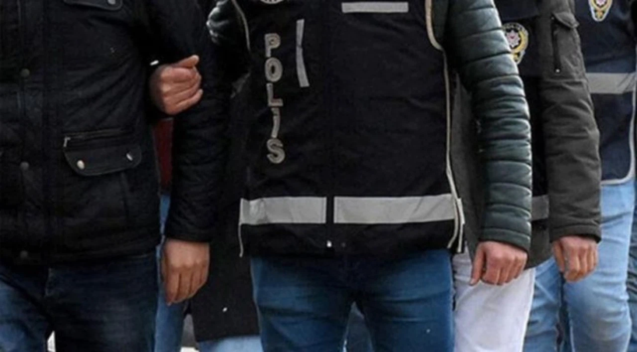 Kırmızı bültenle aranan bir kişi daha Türkiye'de yakalandı: IŞİD üyesi gözaltına alındı