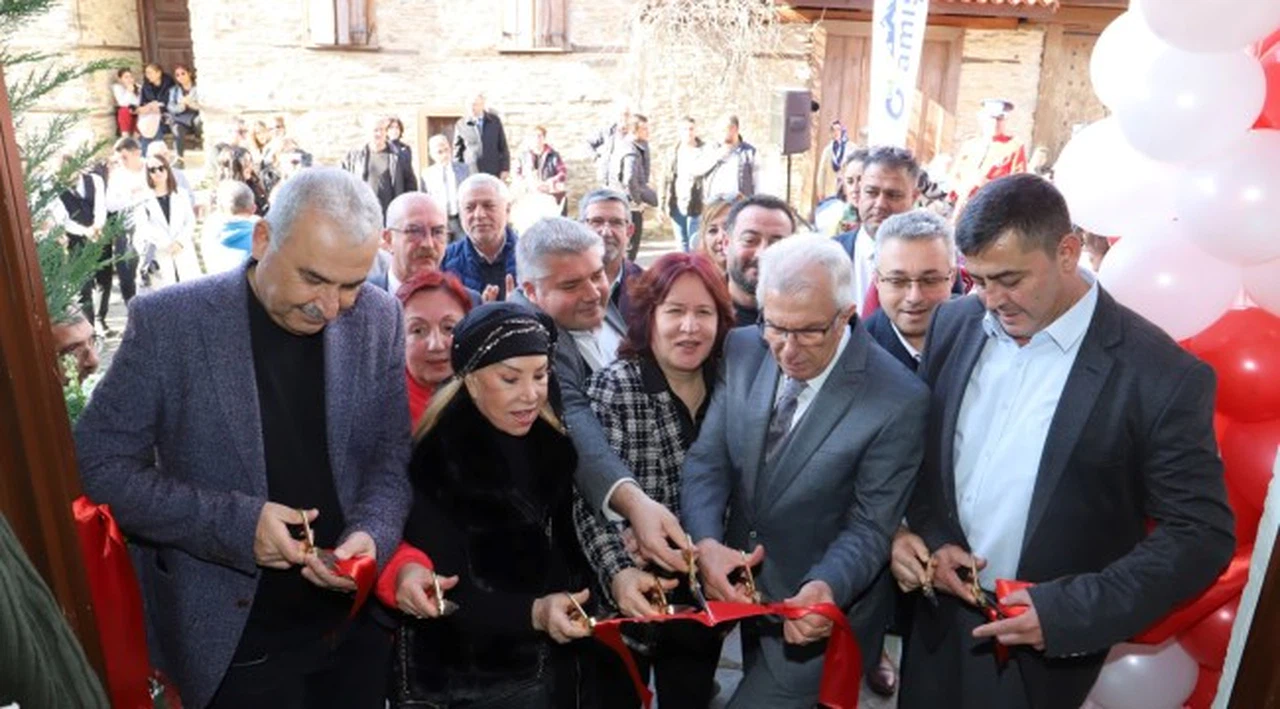 Otamış Pansiyon tarihi Birgi’de hizmetinizde
