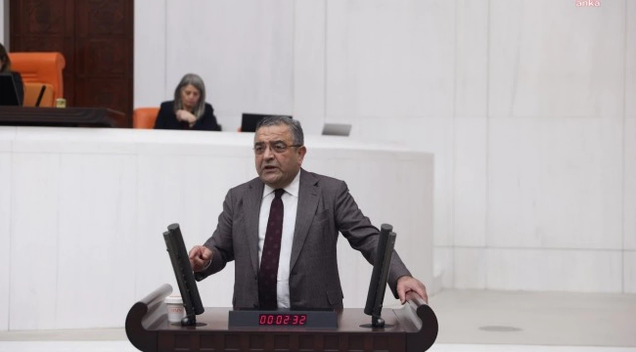 SEZGİN TANRIKULU: "AKP'NİN KAYYUM UYGULAMASI, SİYASİ BİR KÖTÜLÜK OLARAK TARİHE GEÇECEK"