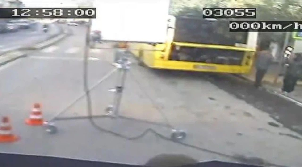 Yol ortasına set kuruldu, İBB otobüsüne sahte film çekildi: 'AKP için yapıldı'