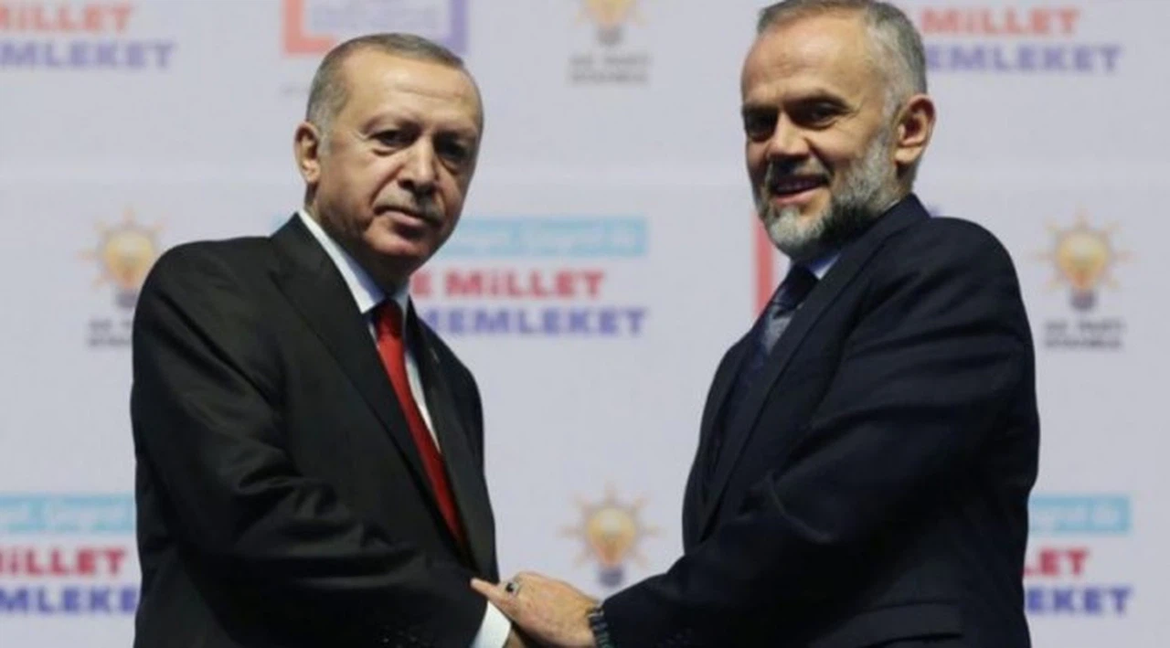 AKP’li belediye başkanı liselerde seçim çalışması yapıyor