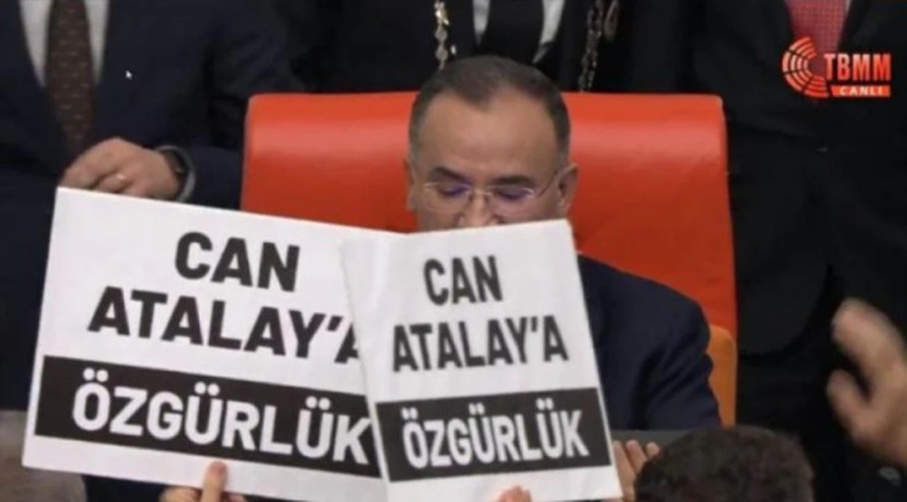 Bekir Bozdağ: FETÖ ile mücadelede ortaya koyduğum iradenin zekatı yeter