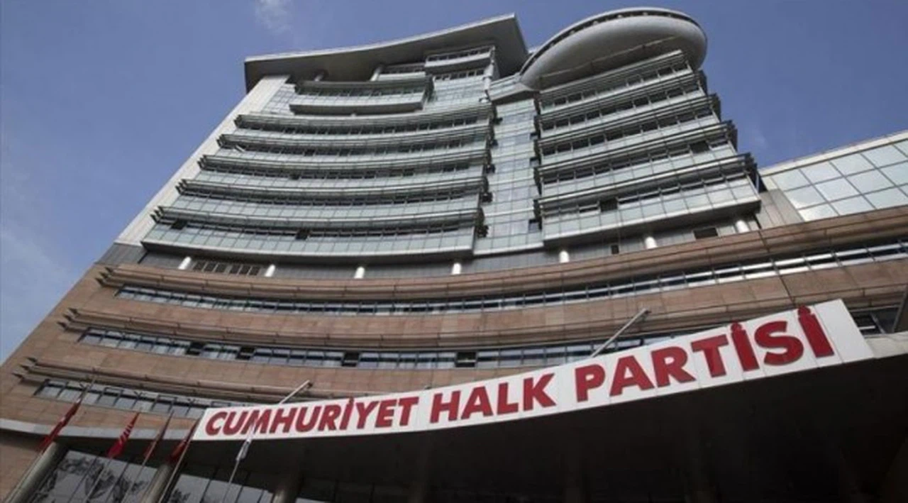 CHP Antalya’da liste krizi: Muratpaşa ilçe başkanı görevden alındı