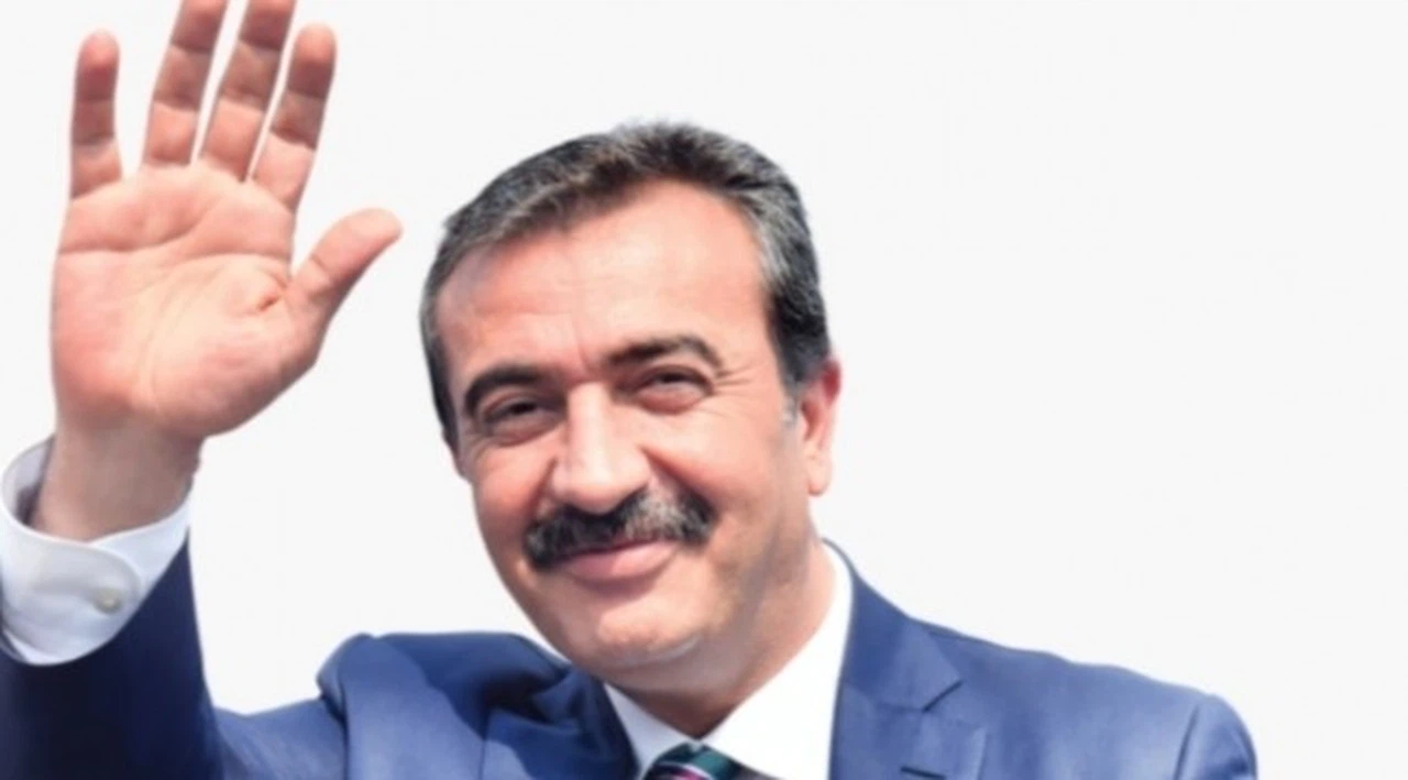 Çukurova Belediye Başkanı Soner Çetin, CHP'den istifa etti