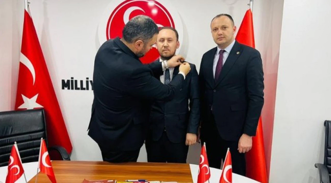 Gelecek Partisi Bolu yönetimi istifa edip, MHP'ye geçti