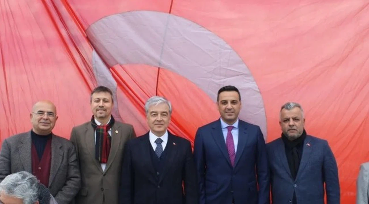 Gökçekaya: Demokrasiye aşığız
