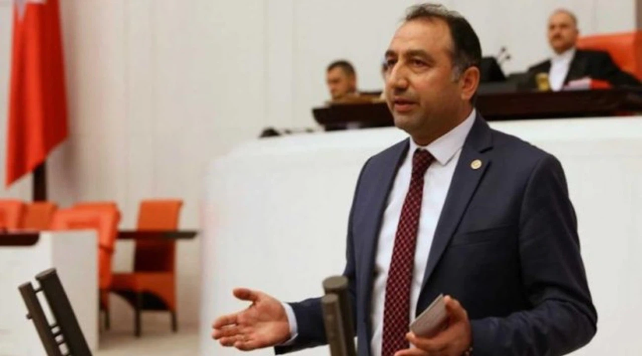 Kenanoğlu: DEM Parti CHP'yle 31 Mart’ı, AKP'yle 1 Nisan’ı konuşuyor