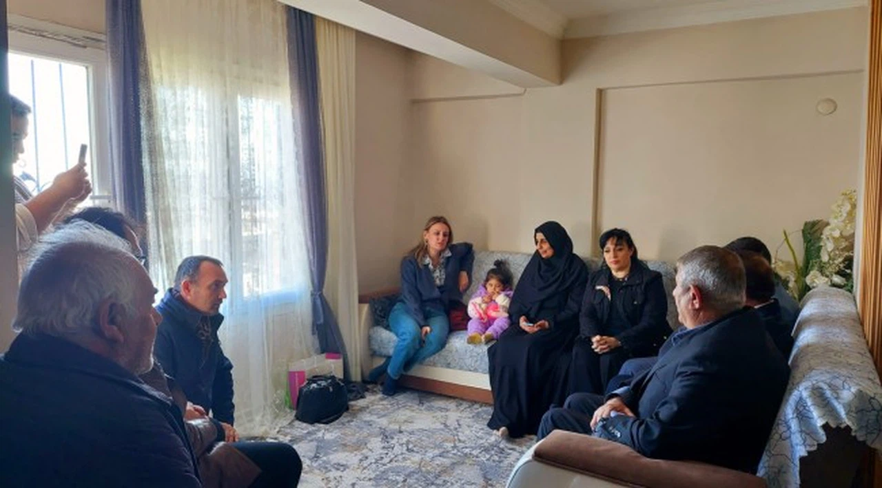 Milletvekili Ösen Depremzede Vatandaşları Evlerinde Ziyaret Etti