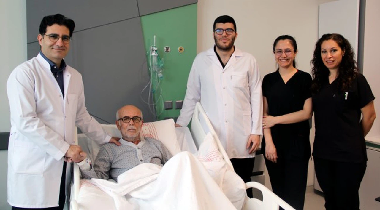 Nadir Görülen Böbrek Tümörü Tanısı Alan Hasta Üç Farklı Branşın Ameliyatı ile Sağlığına Kavuştu