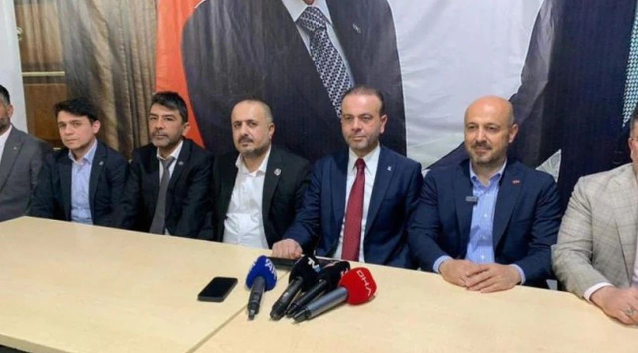 Adana'da BBP'li aday AKP lehine adaylıktan çekildi