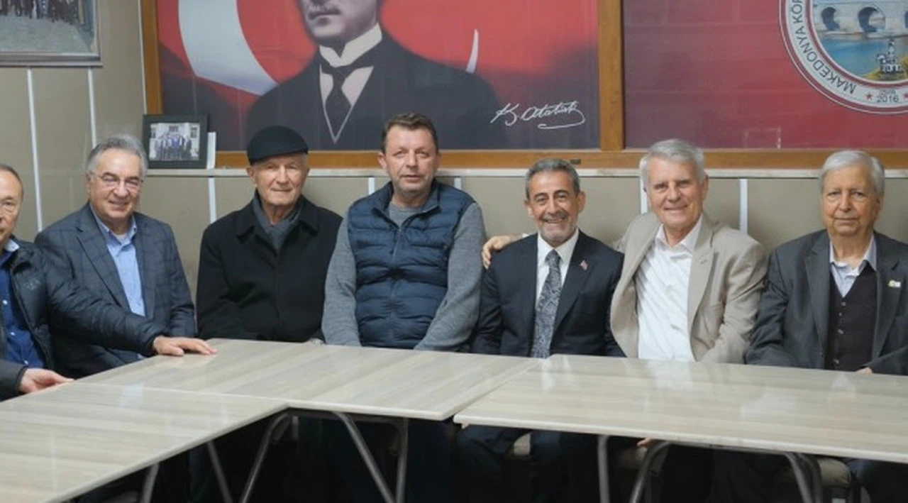 Bornova Belediye Başkan Adayı Cevdet Çayır;  ‘’Her mahallemize eşit hizmet ve adalet anlayışıyla yaklaşacağız.’’
