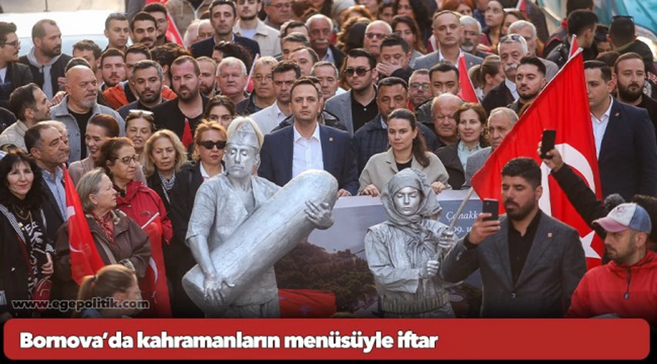 Çanakkale şehitleri Bornova'da çorba, hoşaf ve ekmekten oluşan iftar yemeğinde anıldı