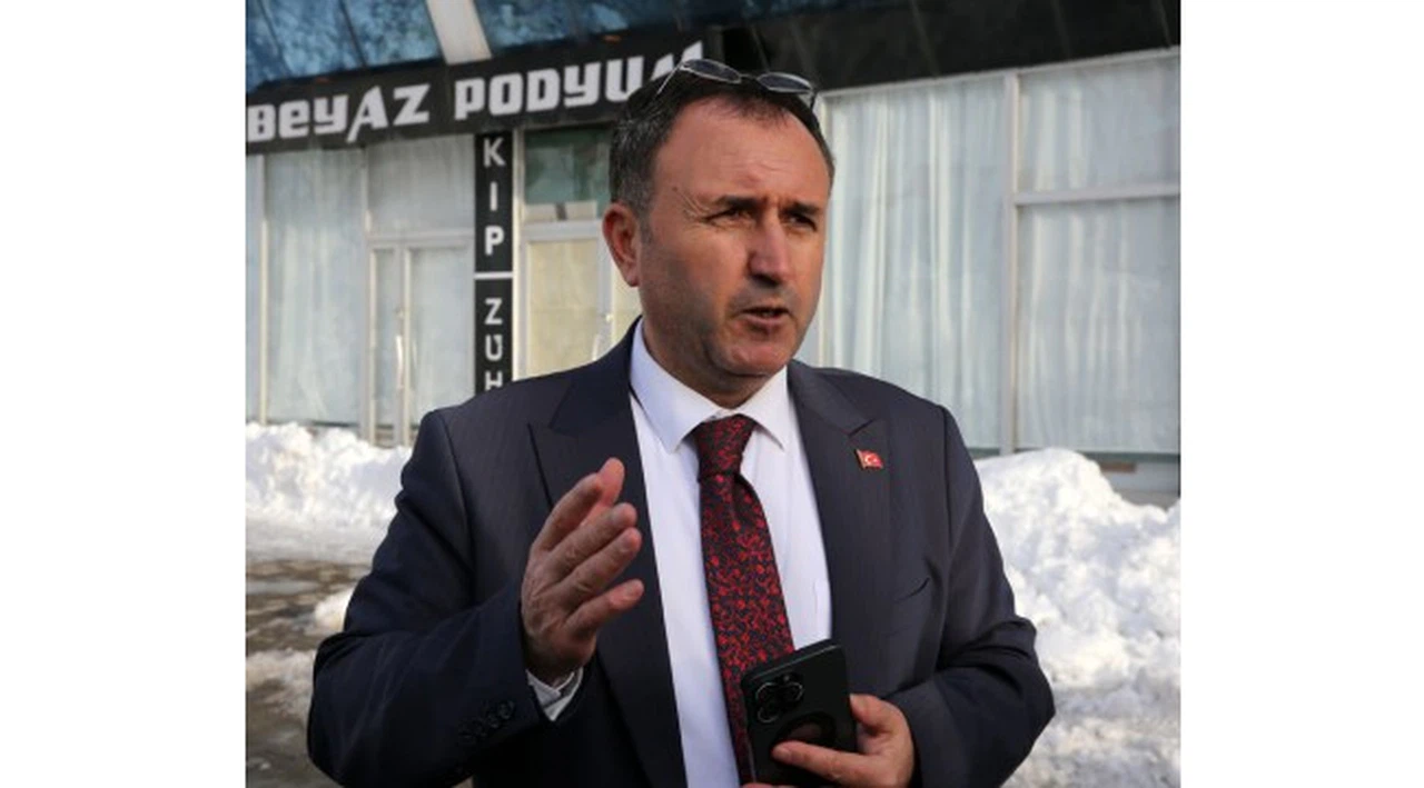 CHP'den istifa eden belediye başkan adayı AKP'ye katıldı