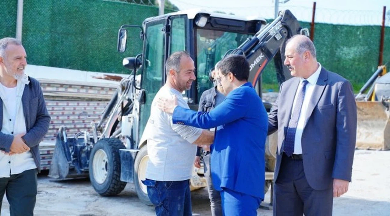 Kırkpınar'dan Bayraklı Belediyesi çalışanlarına müjde: 10 Bin TL Bayram ikramiyesi