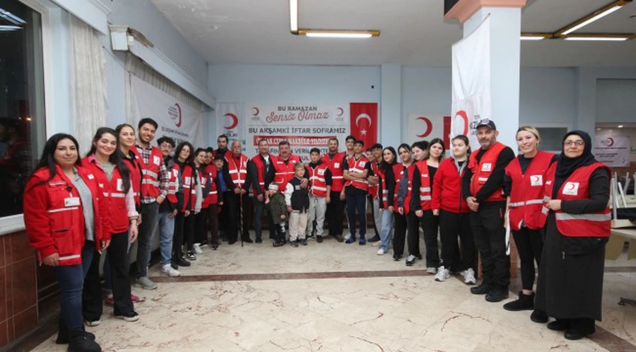 Kızılay ekibi Ramazan’da iş başında