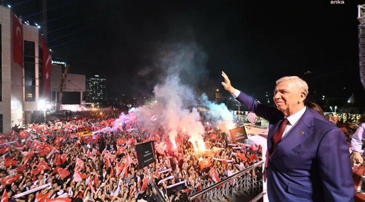 MANSUR YAVAŞ'TAN BELEDİYE BAŞKANLARINA: "EL ELE ANKARA'NIN TAMAMINA HİZMET EDELİM"