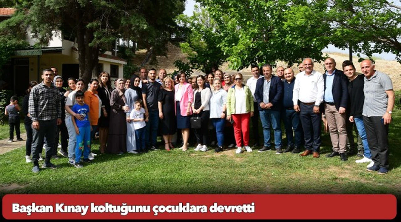 Başkan Kınay koltuğunu çocuklara devretti