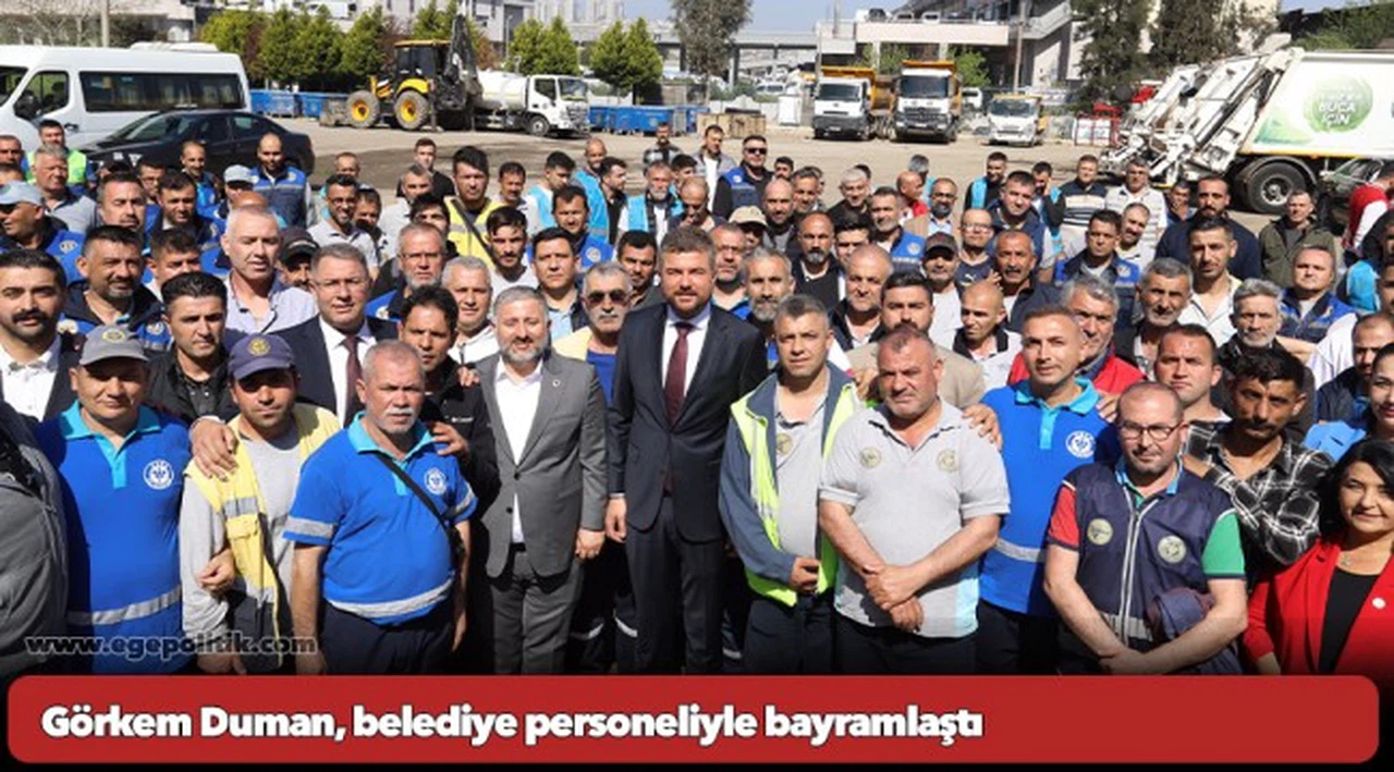 Görkem Duman, belediye personeliyle bayramlaştı