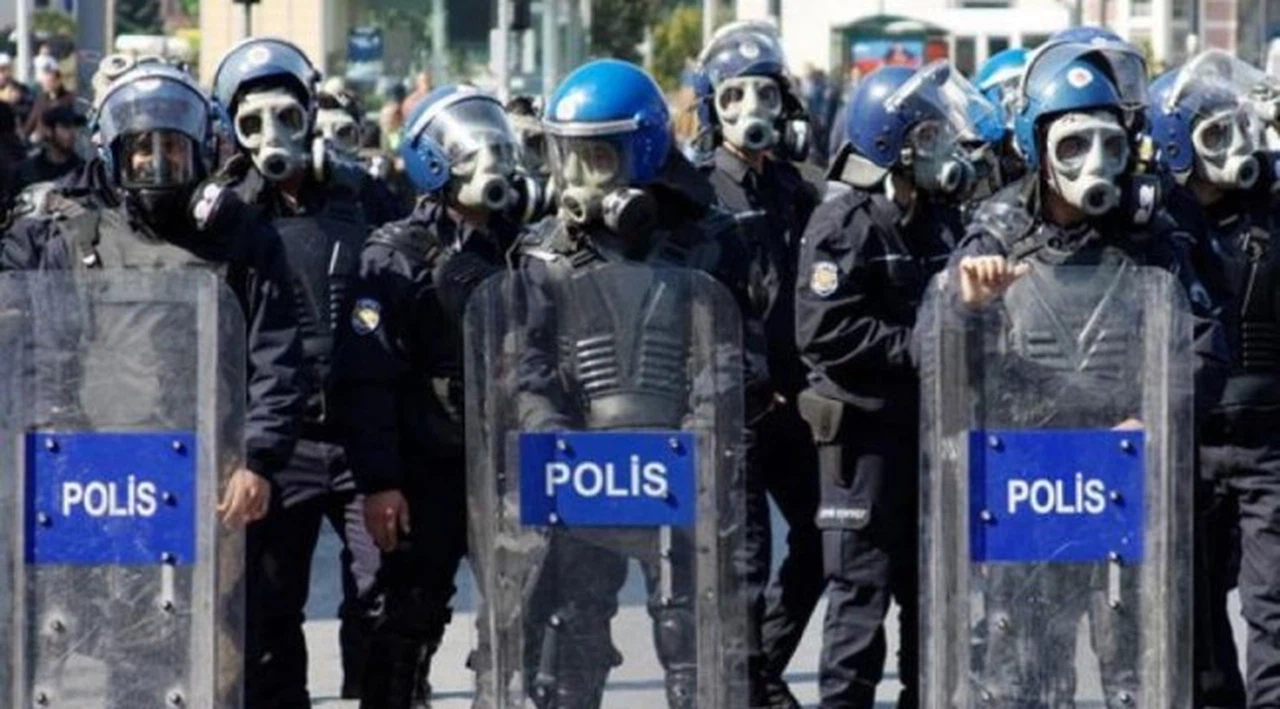 Kayyım protestolarının sürdüğü Van'da eylem yasağı: Kente giriş çıkışlar da sınırlandırıldı